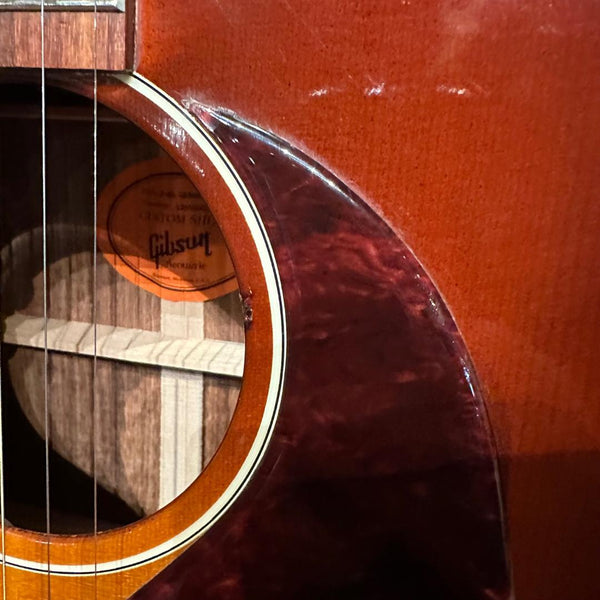 Gibson Custom Shop J45 - Includes Original Case