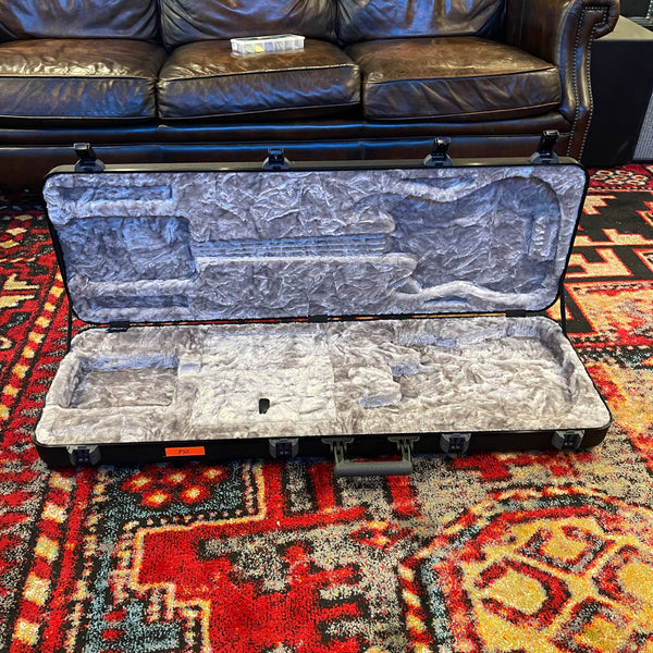 Fender American Ultra P Bass - Includes Case G-0750 - Serial# US22045056