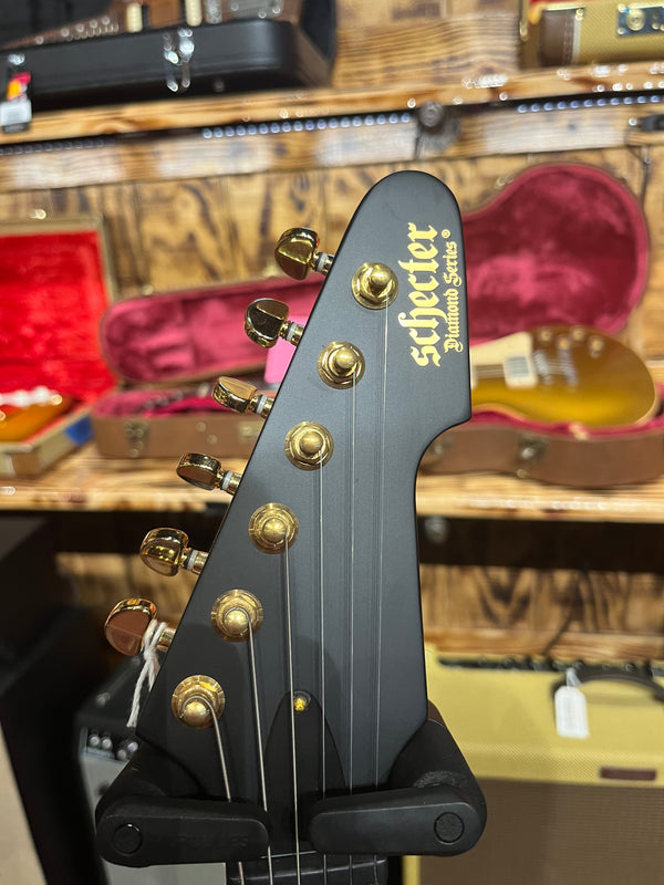 Schecter Cesar Soto Signature - Includes Case #G-455 - #W21040181