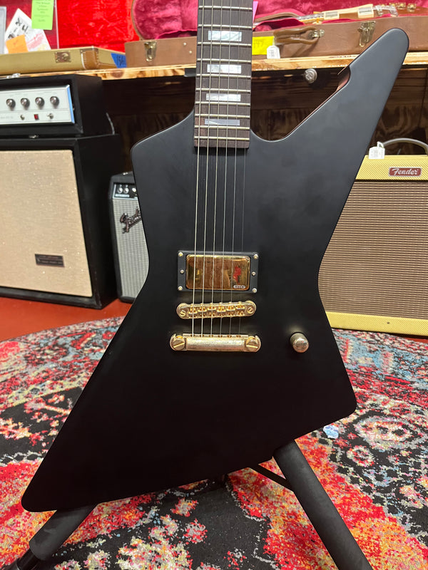 Schecter Cesar Soto Signature - Includes Case #G-455 - #W21040181
