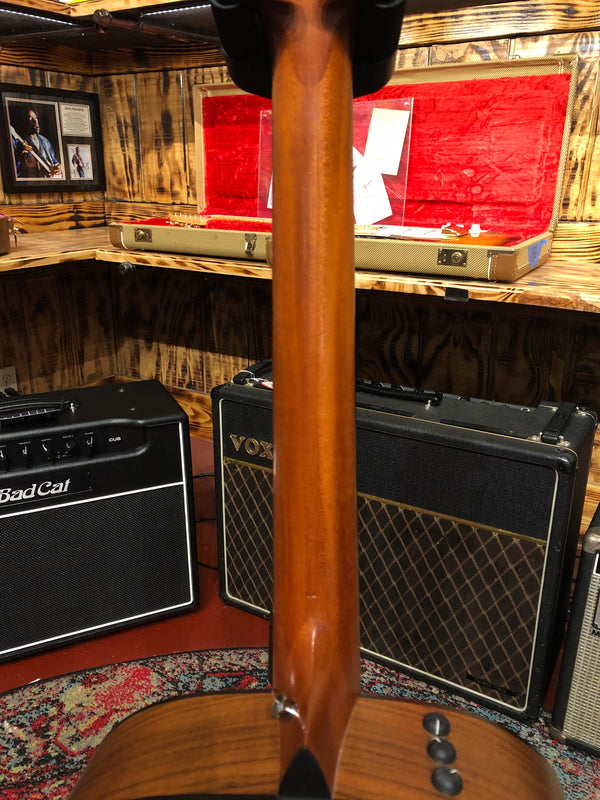 Taylor 110e - Includes Gig Bag