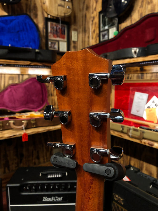 Taylor 110e - Includes Gig Bag