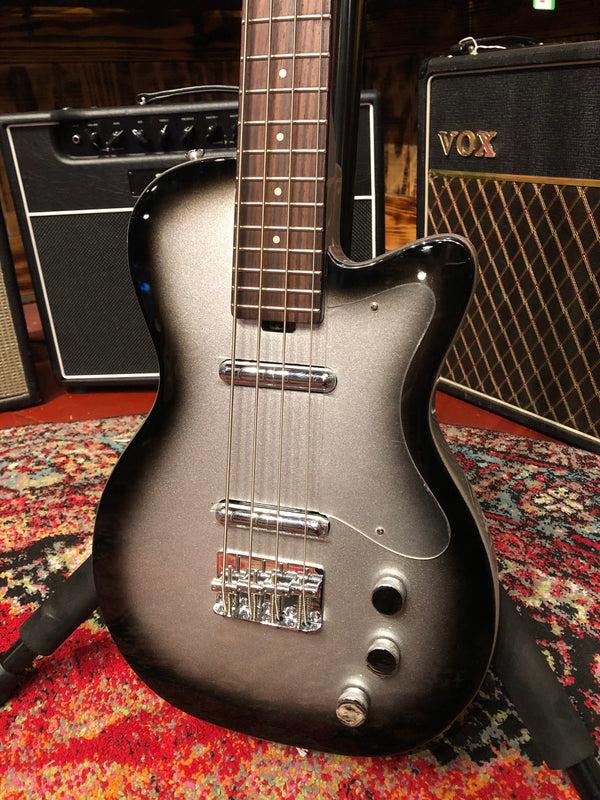 Silvertone 1444 SVB Silverburst Short Scale Bass *NEW*
