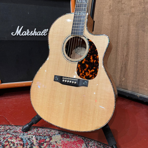 Larrivee LV-10 - Includes Case - #638 - #121204