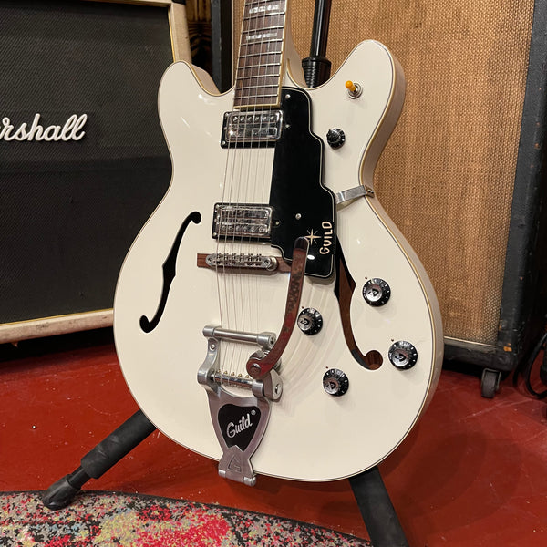 Guild Starfire V - Includes Hardshell Case #683 - Serial #KSG160612