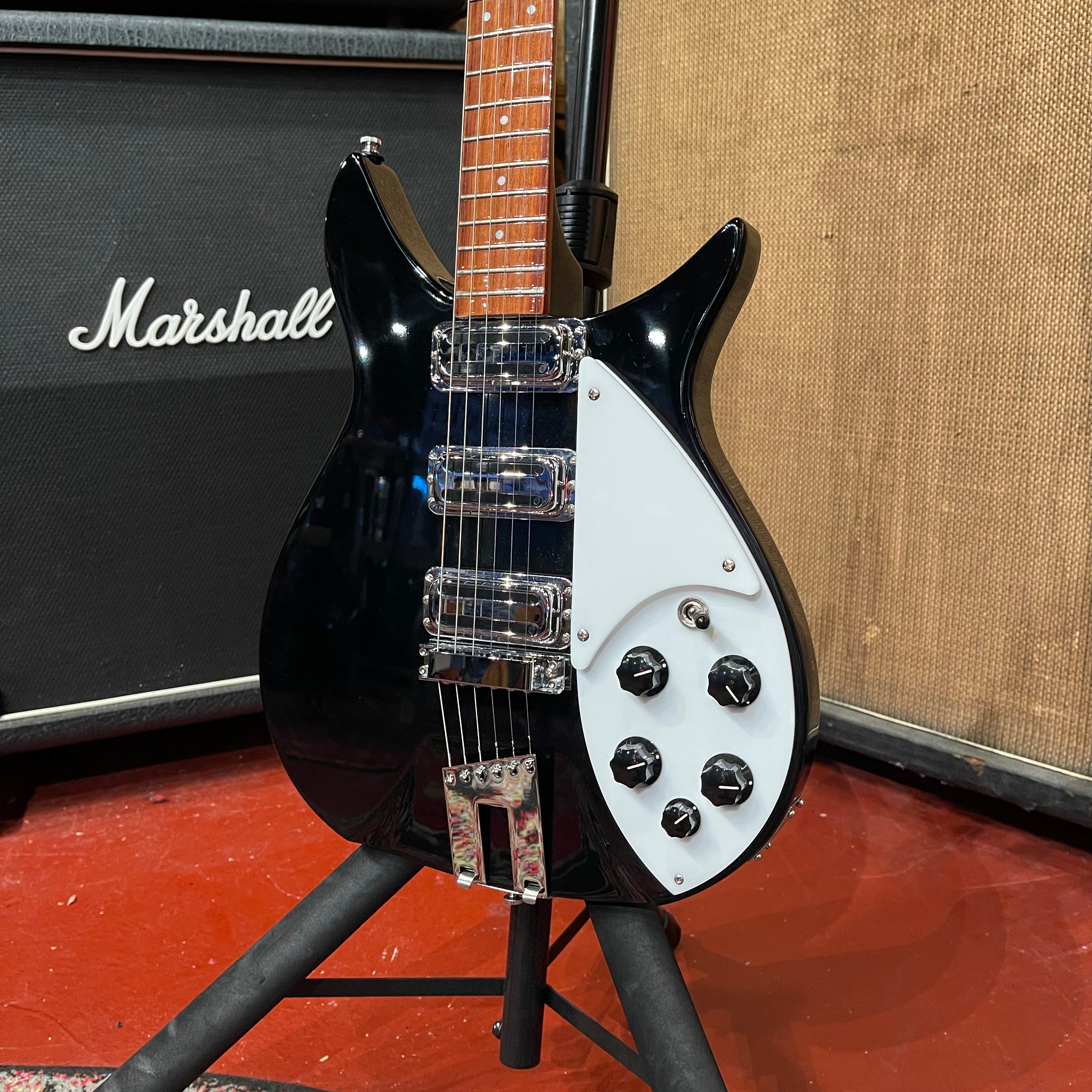 Rickenbacker 325 - #18 44023 - Includes Case #727 | Big House Guitars