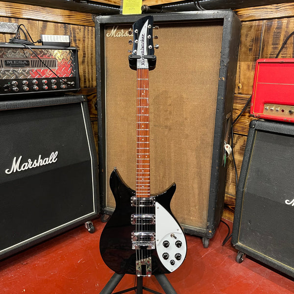 Rickenbacker 325 - #18 44023 - Includes Case #727