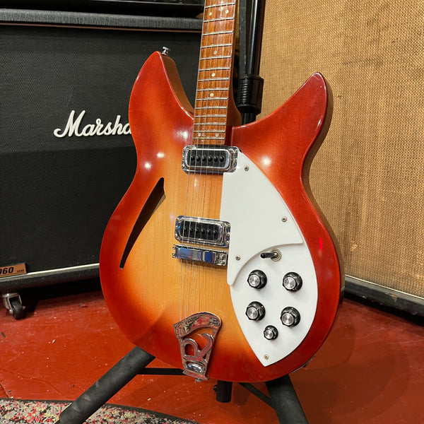 Rickenbacker 330 - Includes Case - #725