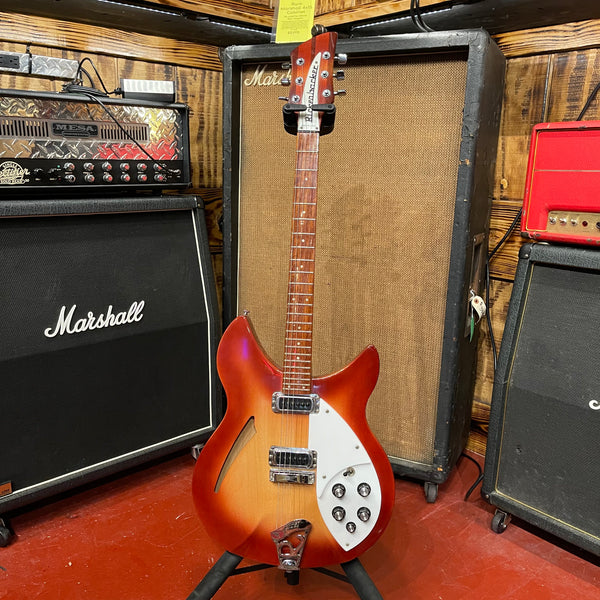 Rickenbacker 330 - Includes Case - #725