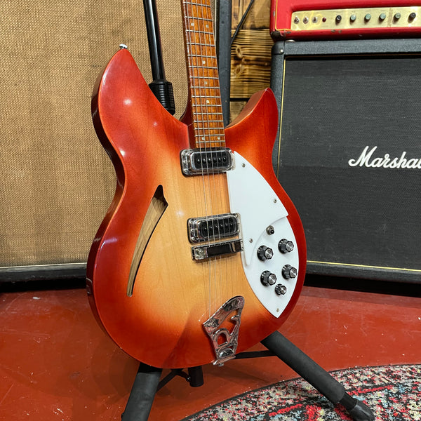 Rickenbacker 330 - Includes Case - #725