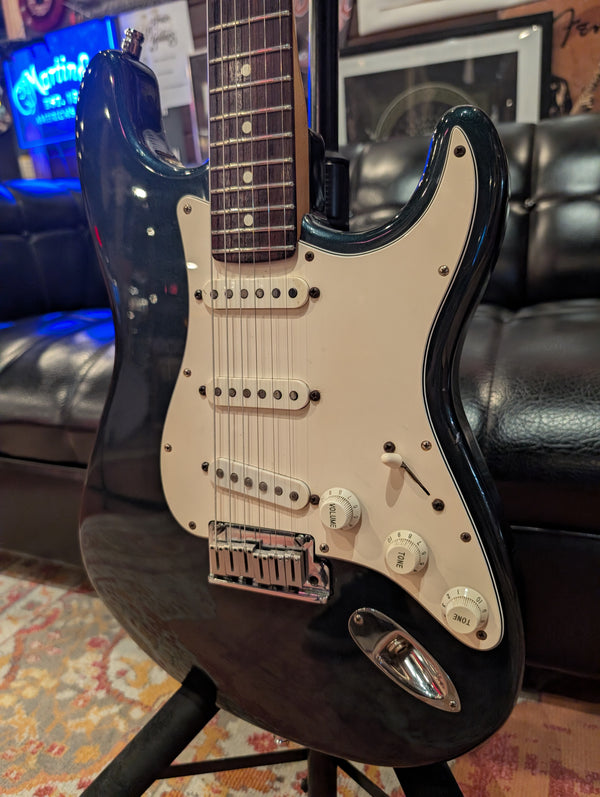 1989 Fender Standard Stratocaster- Includes hardcase - #E952146 - G-0880