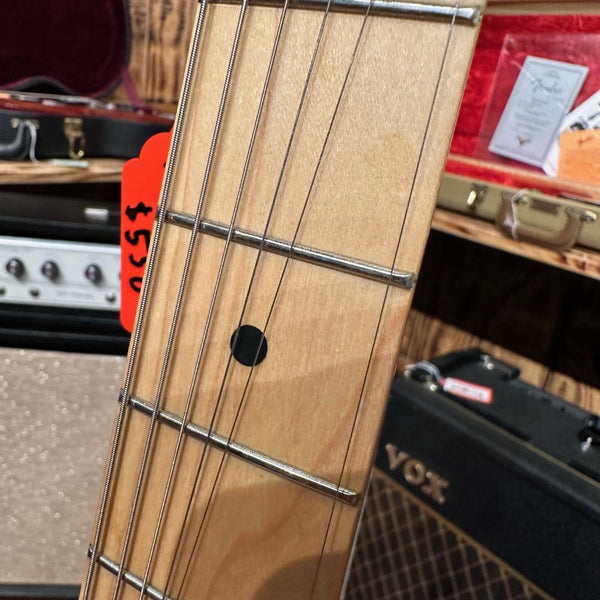 Fender Telecaster Standard - Includes Hardshell Case