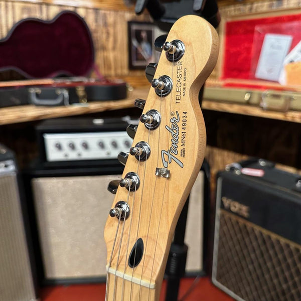 Fender Telecaster Standard - Includes Hardshell Case