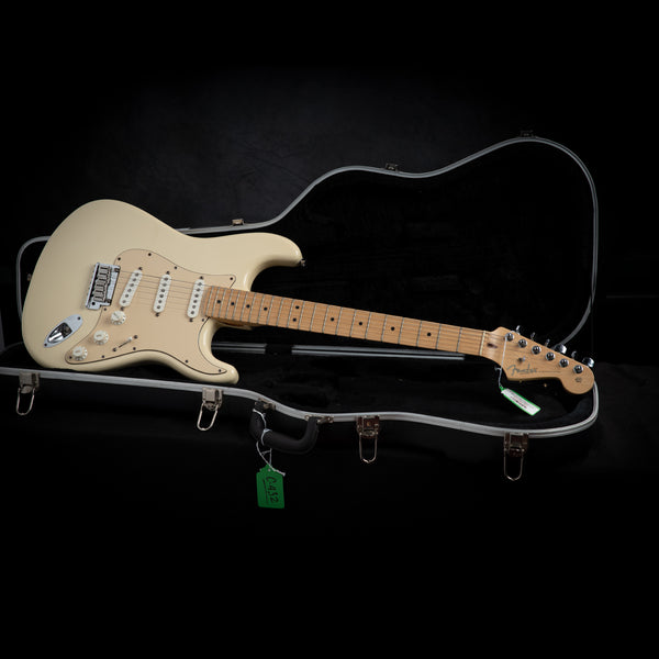 Fender - 2006 Stratocaster White