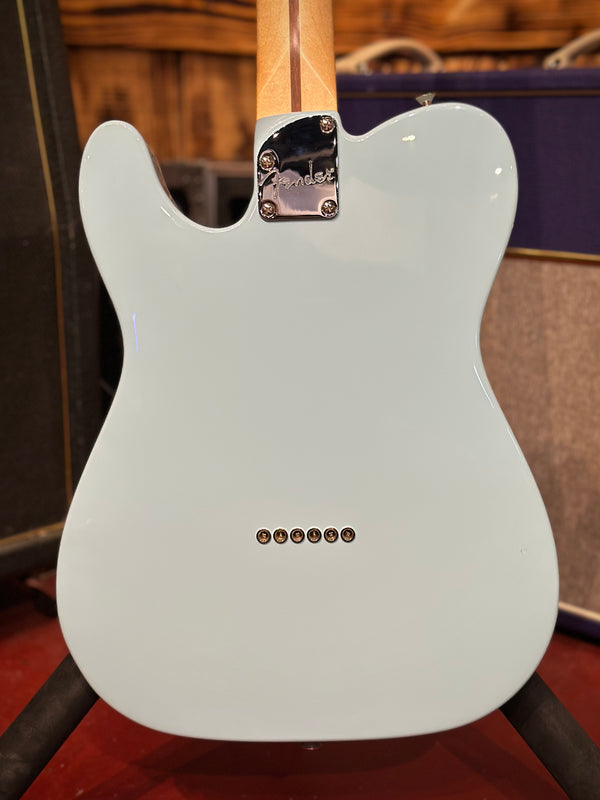 Fender Deluxe Nashville Telecaster Pau Ferro Fingerboard Daphne Blue GB 845