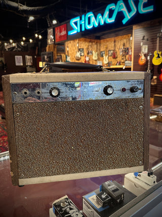 Vintage Montgomery Ward (Valco/Supro/Airline) 62 GVC 9032 combo amp