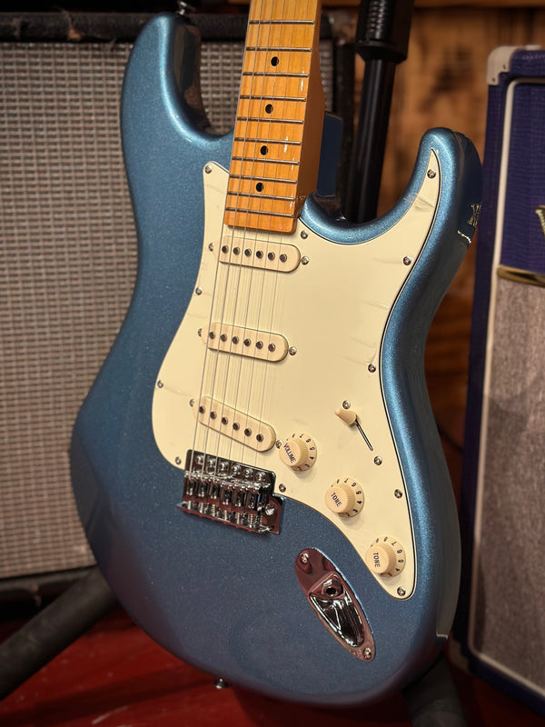 NEW Tagima TG530-LPB Electric Guitar - Strat Style - SSS - Lake Placid Blue *with Gig Bag* GB#876