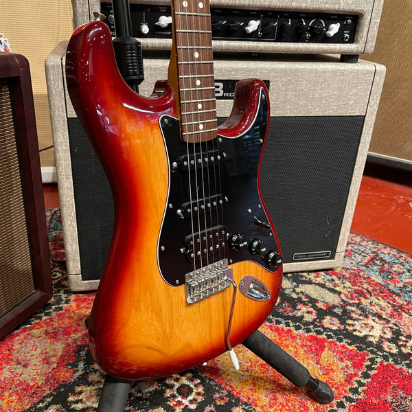 Fender Stratocaster - Includes Hardcase #768 - #MZ8140266