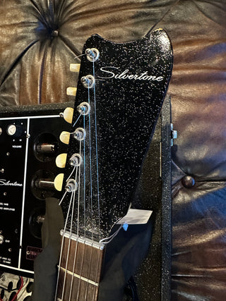 Silvertone 1448 with Case Amp excellent ++ condition