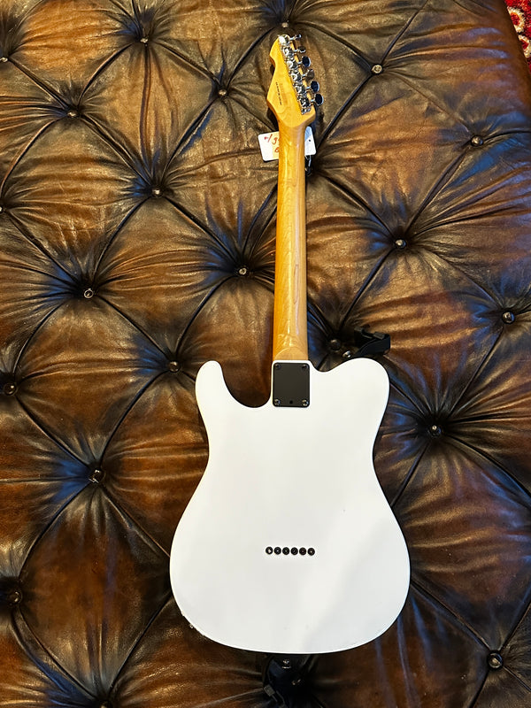 Peavy Reactor T Style Guitar White w/gig bag #818 s/n# 07072158