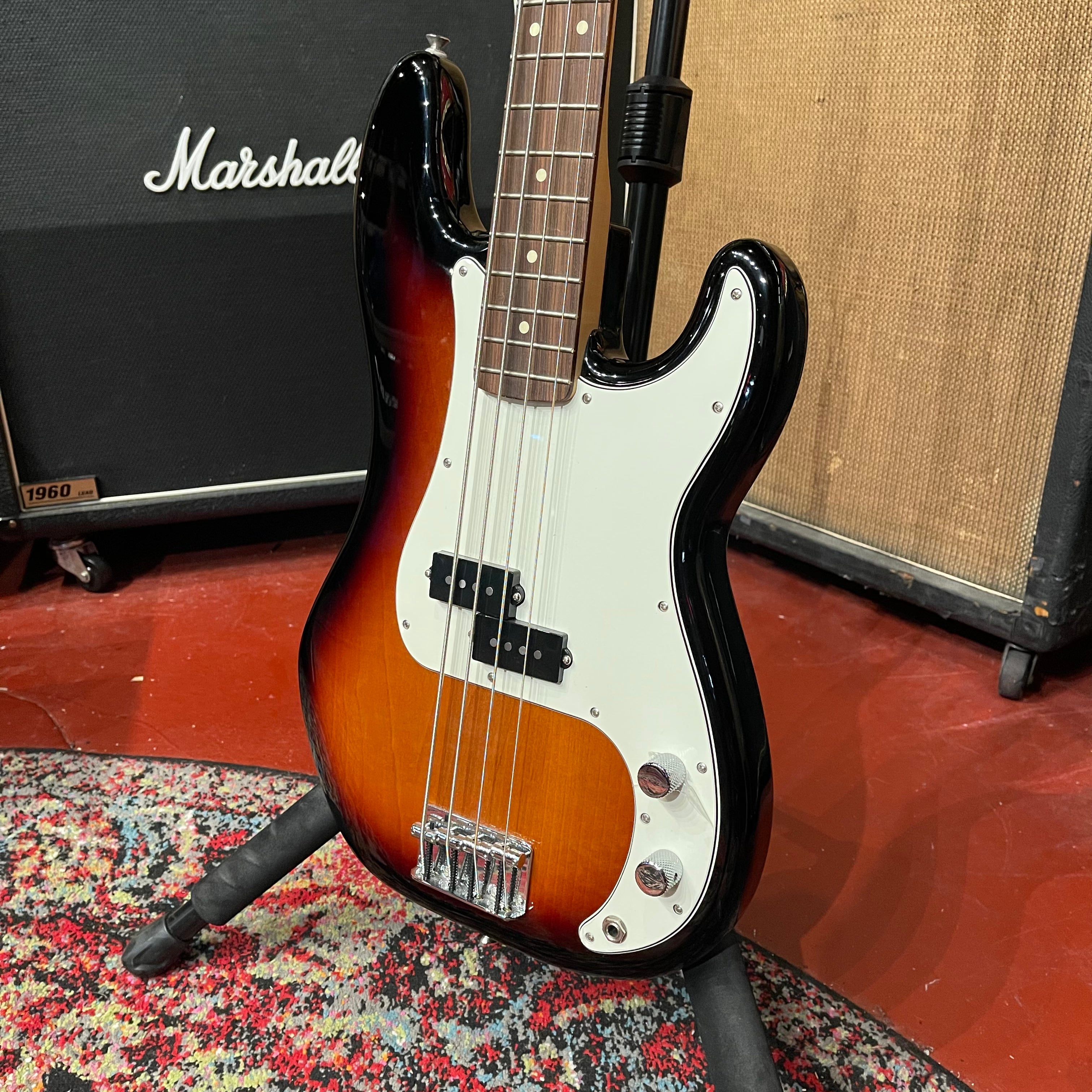 Fender MIM Precision Bass - Serial# MX22123178 - No Case | Big House ...