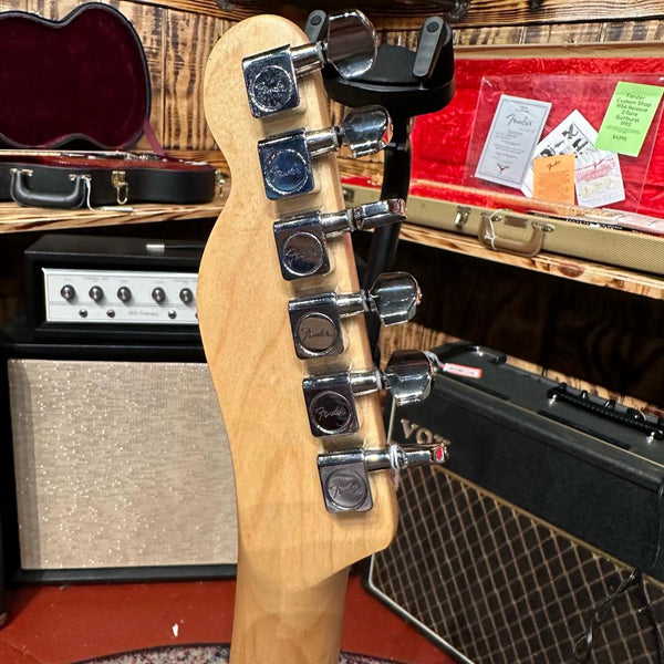 Fender Telecaster Standard - Includes Hardshell Case