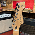 Fender Player Stratocaster - Includes Tweed Case